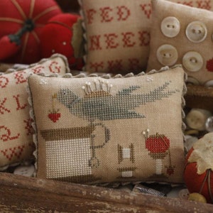 Libretto di schemi: "Keeper of the Pins" Punto Croce - Country Stitches - With Thy Needle and Thread - Brenda Gervais