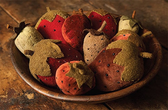 Pattern: Strawberry Fields Velvet Wool Pincushions Blackberry Primitives Designed by Kay Cloud