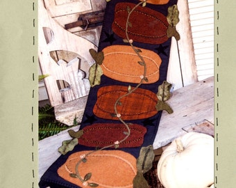 Pattern: Pumpkin Harvest Table Runner by Heart to Hand