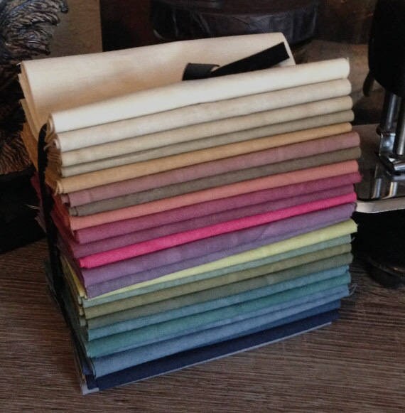 Fabric: Fat Eighth Sampler Stack (24) - Aged Muslin Cloth (New)