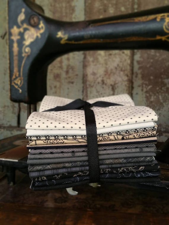 Fabric: Bundle FQ 13 pc Sampler Bundle - Black and White