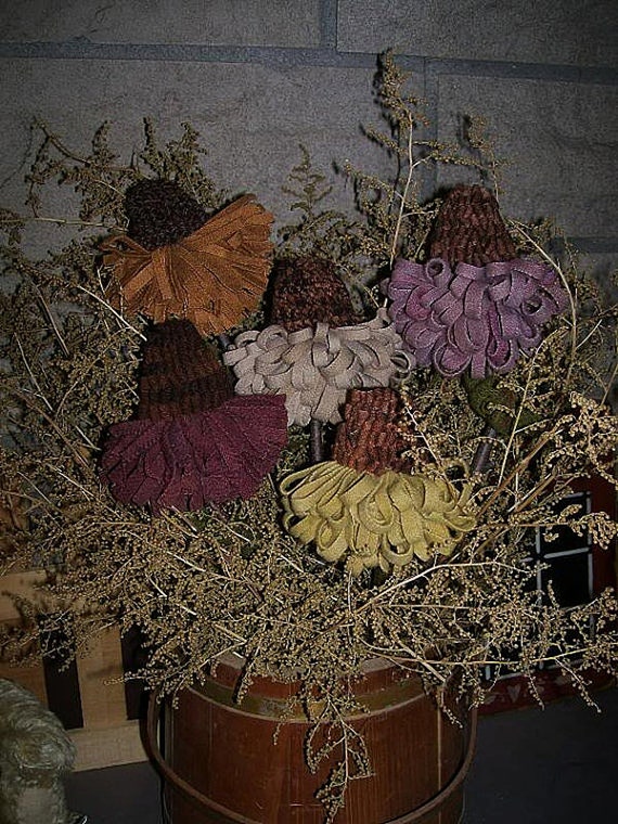 Pattern: Hooked Rug Cone Flowers by Hooked on Primitives