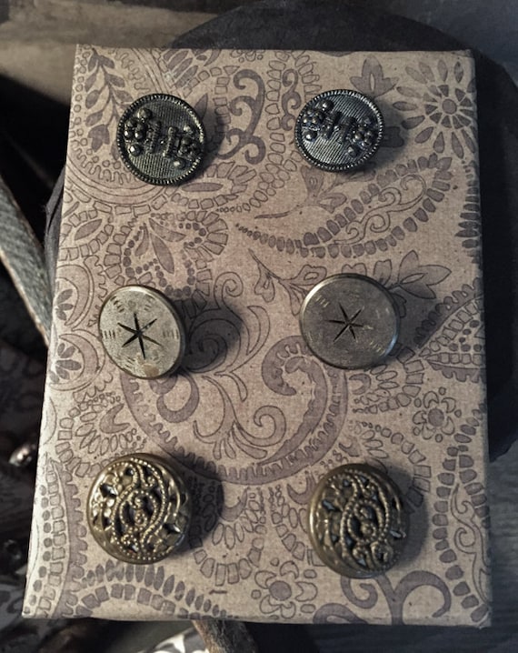 Notions: Antique Vintage Metal Buttons on Decorative Card Set/ 6