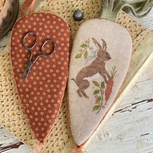 Pattern: &quot; Velvet Carrot Needle book&quot;  -  by Stacy Nash Primitives