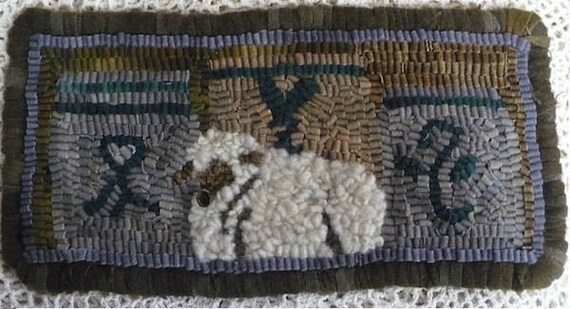 Beginners Rug Kit and Pattern.."Lamb and Crocks " by Vintage Heart Rug Design (Yvonne Buus)