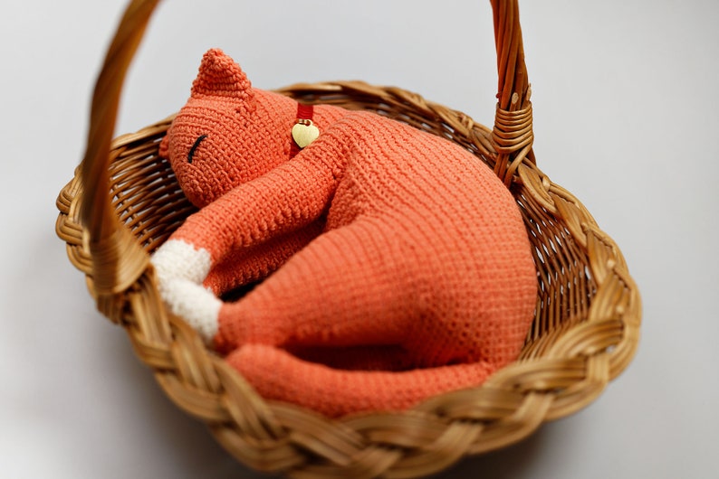 Dreaming Cat Amigurumi Pattern, Crochet Sleeping Kitten, Valentine's Day present, baby shower, christmas, diy toy, plushie, birthday gift image 2