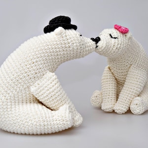Kissing Bears Amigurumi Pattern, wedding crochet pattern, home decor, bridal shower, diy gifts, polar bears, white bears, valentines day