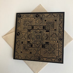 Carta africana. Carta geometrica dorata. Carta con motivo geometrico. Di Quantum