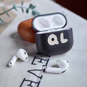 Handmade Airpods1/2/3 Pro Case Cover Double Eyes AirPods Case AirPod Pro Case Personalized Text Bull Genuine Leather AirPods Cover