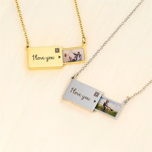 Collar con imagen personalizada, collar con sobre con foto personalizada, collar con colgante con texto grabado, collar con monograma personalizado