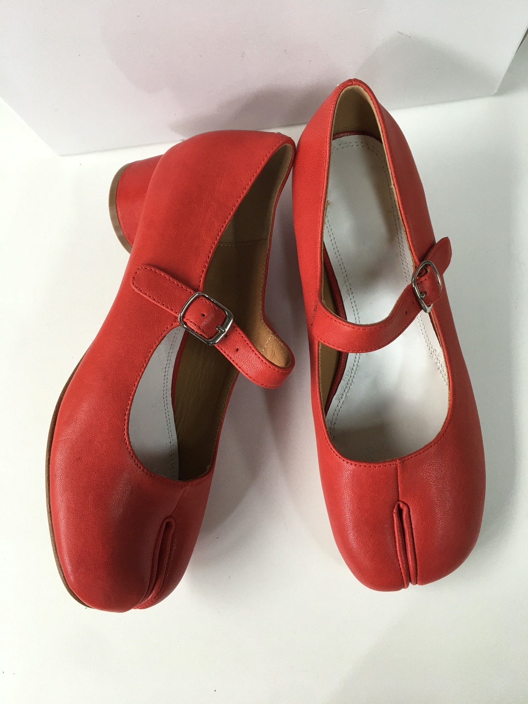 High Quality Tabi Splittoe Leather Red Shoes, 3 CM Heel Women Split