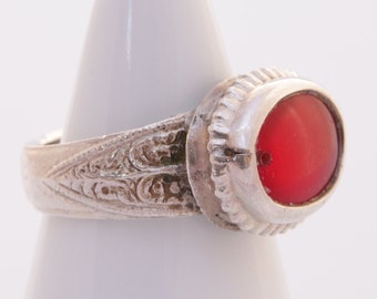 Tribal Carnelian Signet, Vintage Tribal Sterling Silver Signet Ring with Red Carnelian Gemstone, Tribal Silver Ring, Gemstone signet Ring