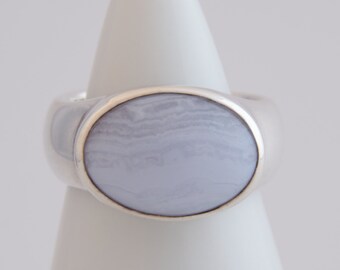 White agate signet ring, Vintage agate silver signet ring, Women's signet ring, Agate statement ring