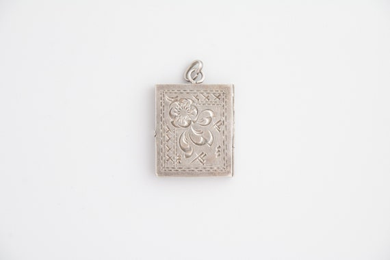 Victorian silver locket, Antique Victorian engrave