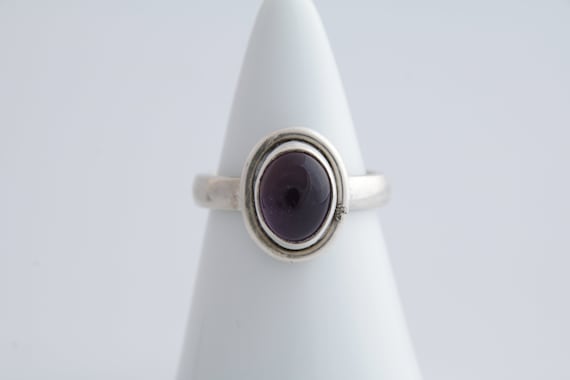 Amethyst ring, Vintage amethyst and silver ring, O