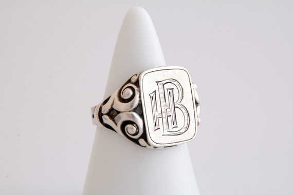 Monogrammed HB signet ring, Antique initials BH si