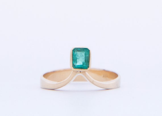 Emerald Chevron Ring, Vintage Emerald Ring in 18k