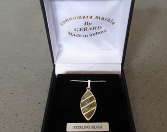 Echter irischer Connemara Marmor Sterlingsilber Keltische Teardrop Anhänger Halskette 925 Irland Schmuck Geschenkbox