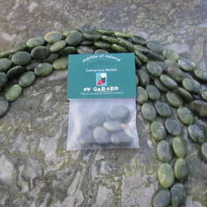Perline in marmo Connemara ORIGINALI da 18 x 13 mm, 1/4 di filo, 6 pezzi, garantite irlandesi