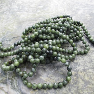ECHTE CONNEMARA MARMOR 8 mm Runde Perlen durchbohrt x 50 Garantiert Irish