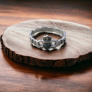 VÉRITABLE bague celtique de Claddagh en argent sterling avec marbre du Connemara et marcassite irlandaise garantie