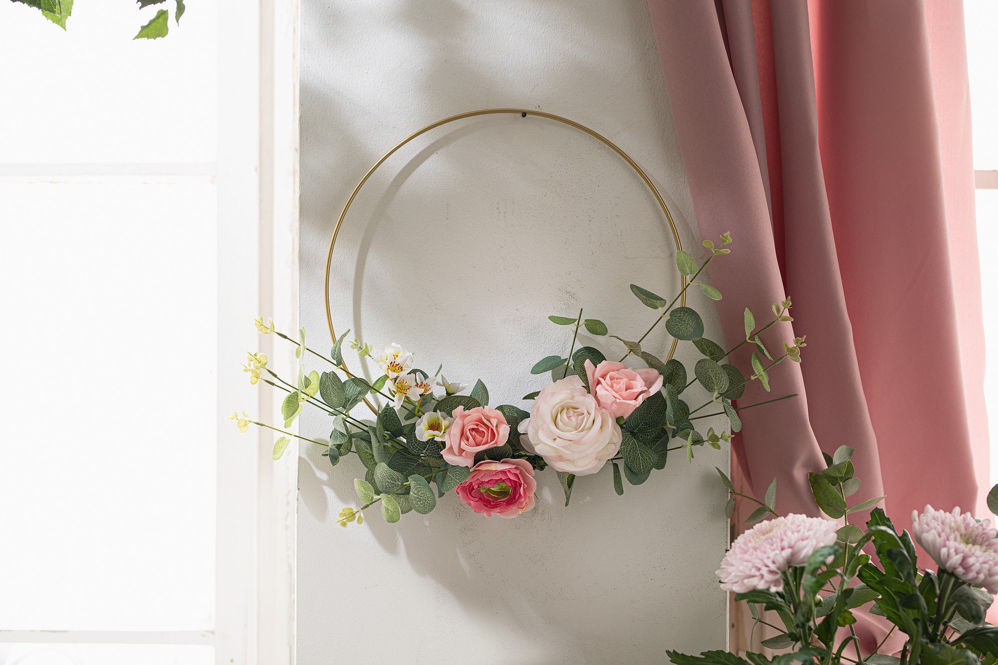 Cercle Doré de Mariage avec Fleurs