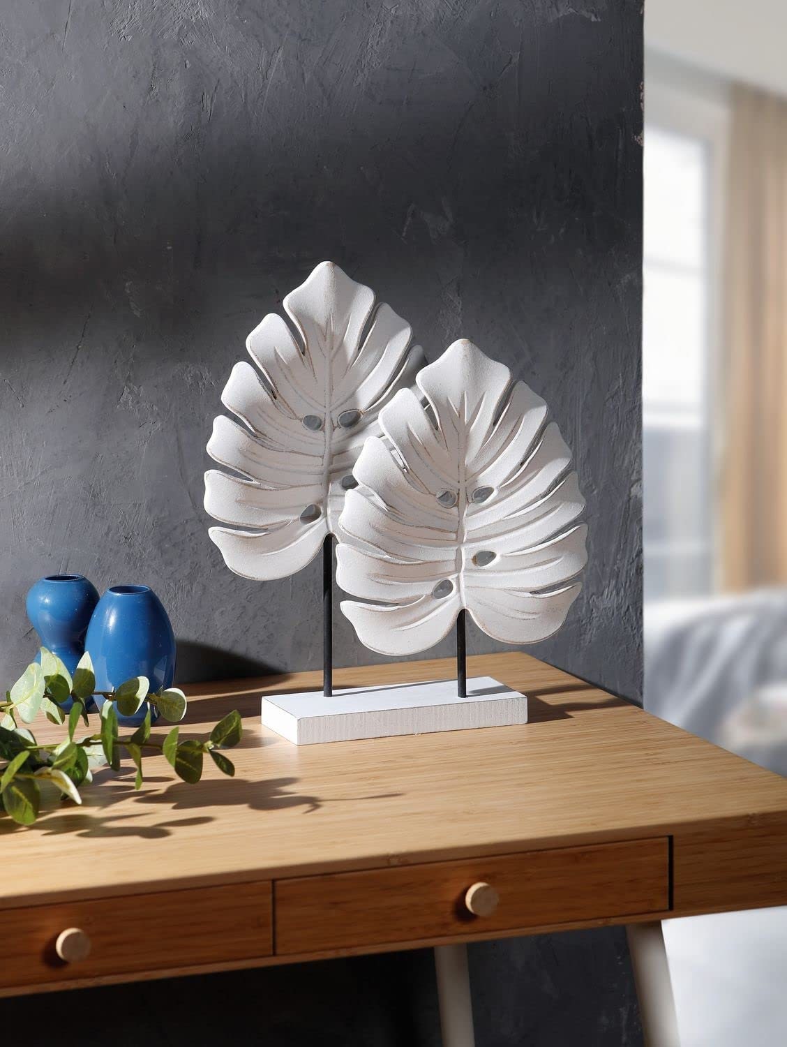 Sculpture Moderne en Mdf Blanchi -Feuilles