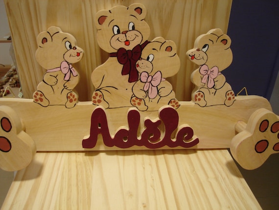 Perchero de madera personalizado con un nombre ositos de peluche