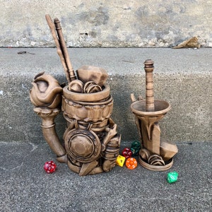 Der magische Gegenstand Mythic Mug Würfeltresor und Dosenhalter von Mythic Mugs by Ars Moriendi 3D - Verschiedene Farben