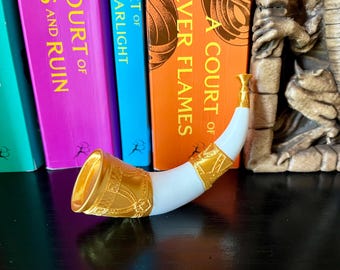 Horn of the Fae Trove Bookshelf Decor - Ancient Bone Horn with Golden Bands - Dread Trove ACOTAR Inspired 3D Printed Bookish Decor