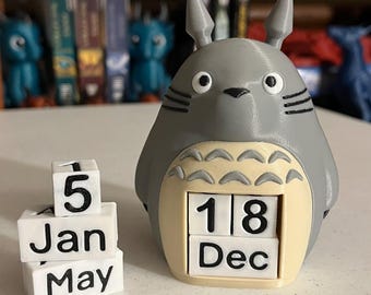 Mini calendrier Chibi Tree Spirit, décoration d'étagère murale - figurine esprit voisin mignon - décoration livres imprimée 3D inspirée de MNT