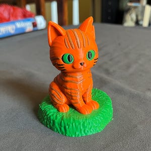 Chibi Firestar Warrior Cats Bookshelf Decor - Cute Orange Tabby Cat Book Figure - 3D Printed Bookish Decor