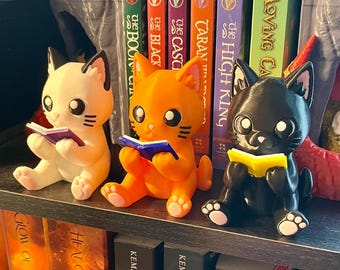 ちび読書猫本棚装飾 - かわいい猫子猫フィギュア - 3Dプリントの本棚