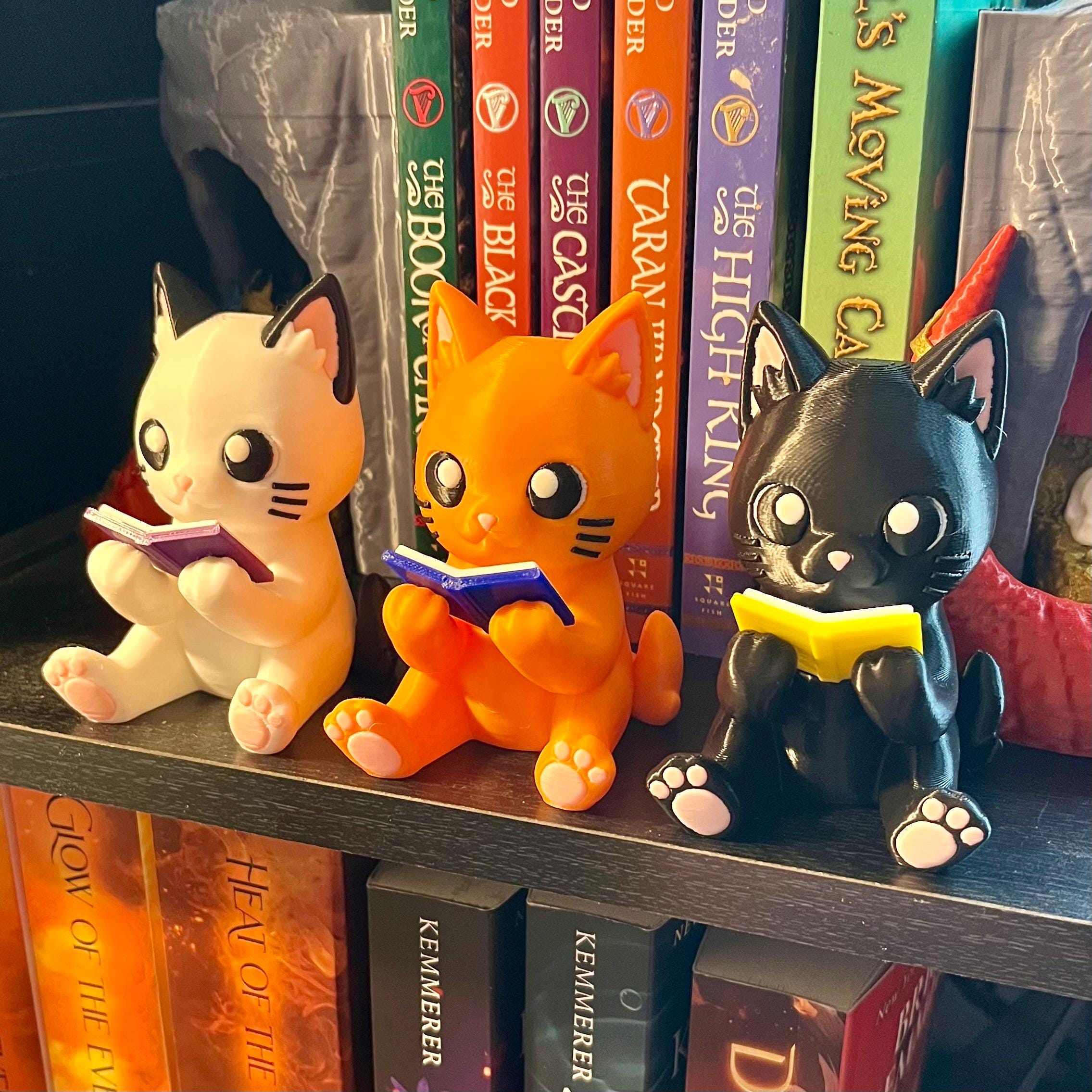 ちび読書猫本棚装飾 - かわいい猫子猫フィギュア - 3Dプリントの本棚
