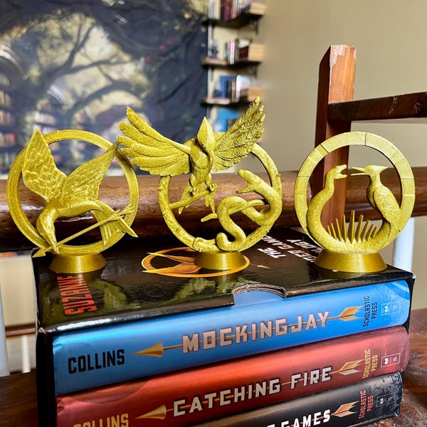 Sign of Rebellion Bookshelf Decor - Songbird and Arrow - Songbird and Serpent - HG BOSAS SOTR Inspired 3D Printed Bookish Decor