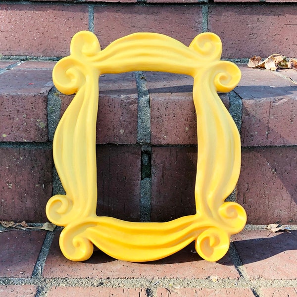 Monica's Yellow Peephole Frame - 3D Printed Friends Inspired Frame for Your Door