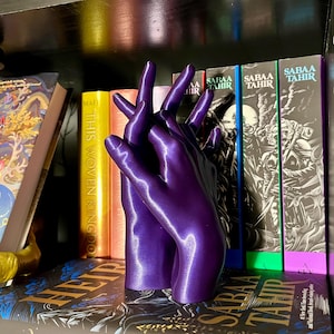 Dekoracja półki na książki „The Lovers Bookshelf” – romantyczne dłonie – inspirowana romantyzmem dekoracja drukowana w 3D