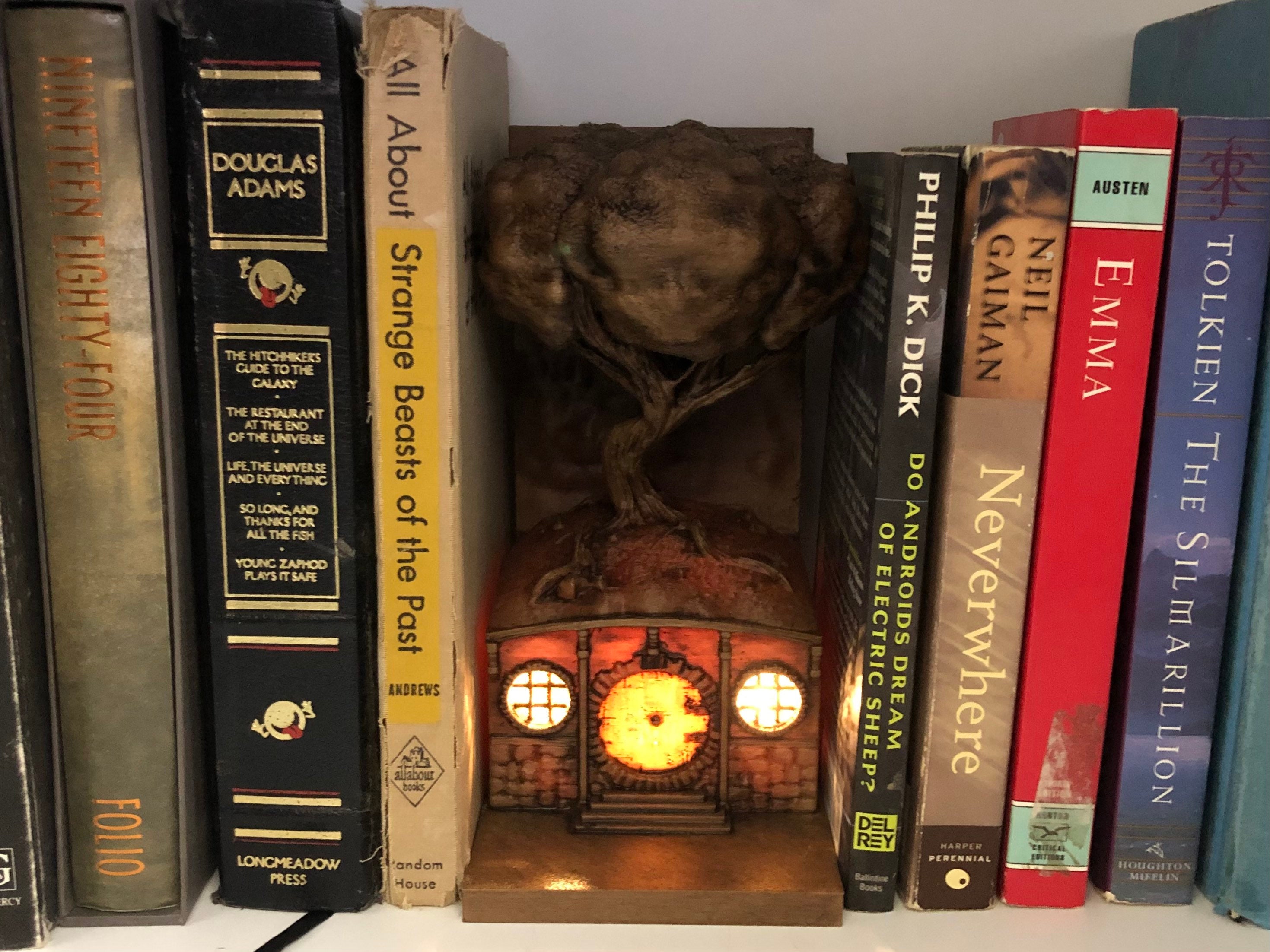 fantasy-gelaende: Book Nook / Hobbit Hole