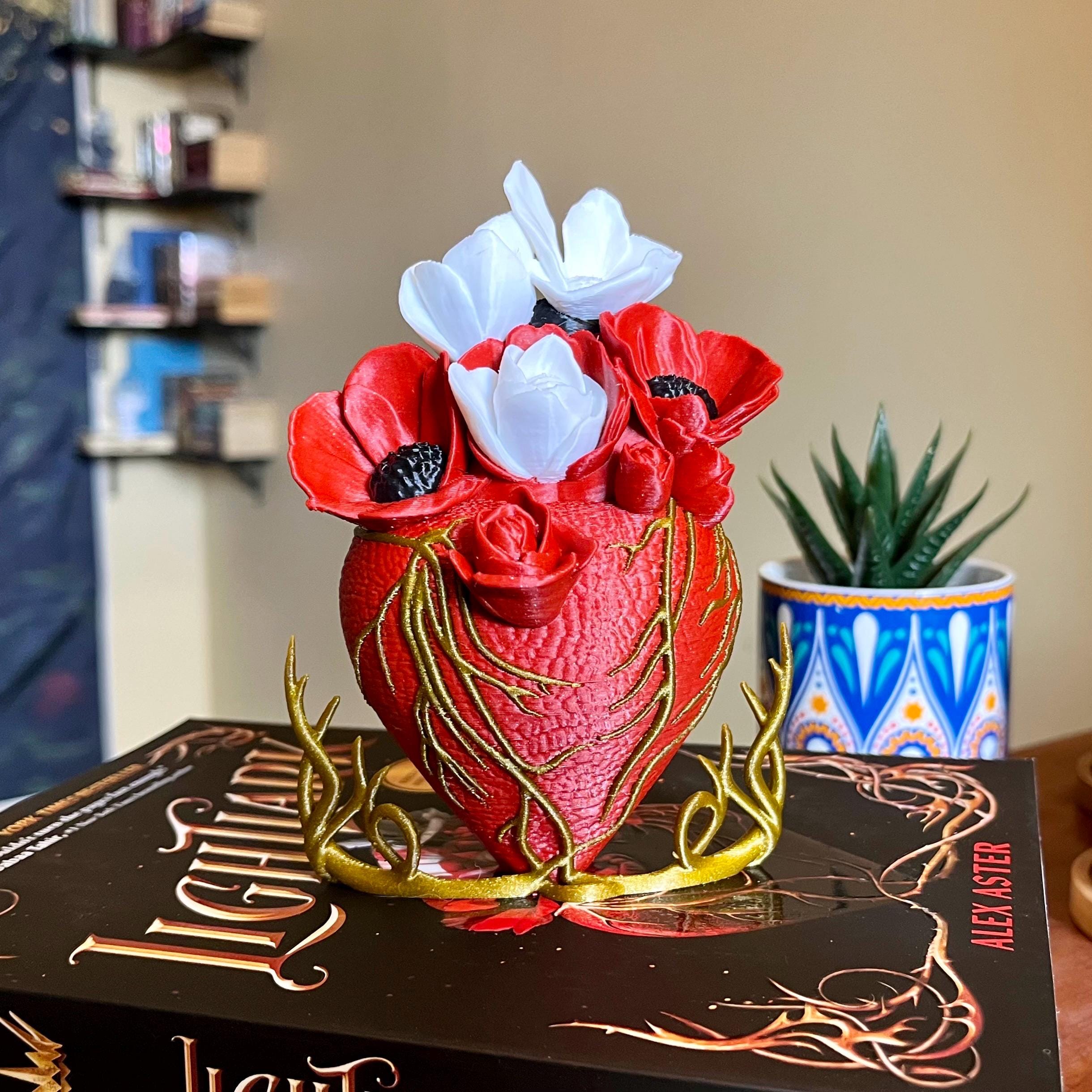 Wildling Heart Bookshelf Decor - Heart of the Island Bouquet