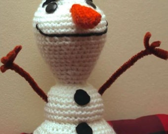 Crocheted Magical Snowman Likes Warm Hugs Pattern