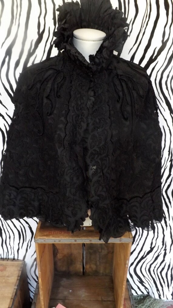 Victorian Lace Cape Let
