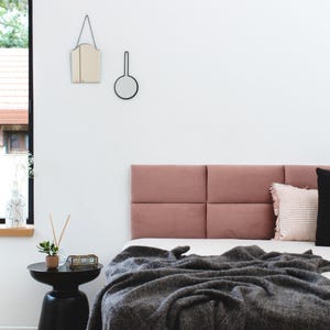Antikrosa sänggavel king size, sänggavel queen size, sammetssänggavel, tygdekor, väggpanelskudde i sovrum, sammetskuddar, sovrumsinredning