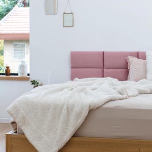 Sammetsklädd sänggavel till dubbelsäng/queen size-säng, kakel till sovrumssänggavel, tygväggpaneler, färgglada väggdekorationskuddar