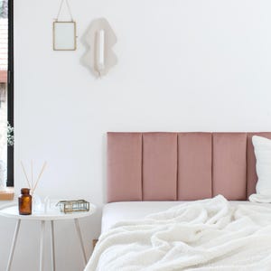 Sammetssänggavel, sänggavel king size, sänggavel queen size, tygpanel kudde vadderade brädor, sammet väggkuddar, modern sovrumsinredning
