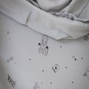 Zestaw pościeli dziecięcej Le Petit Prince, zestaw prześcieradeł dla maluchów, zestawy prześcieradeł do łóżeczka dziecięcego, prześcieradła z nadrukiem, zestawy pościeli organicznej, zestaw pościeli dla chłopców w kolorze szarym