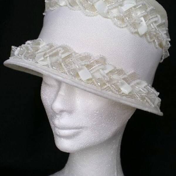 Vintage 1940s -1950s Hat, Vintage Ivory Hat, Woven Ribbon Detailing, Bridal Hat, Wedding Hat, Cream, Raffia, Cloche, Wedding Hat, Event
