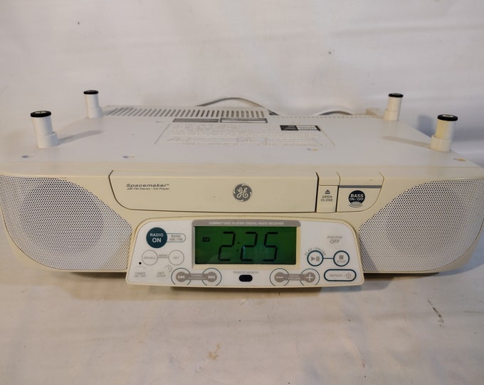 GE Spacemaker Compact Disc AM/FM Clock Radio Timer Under Mount