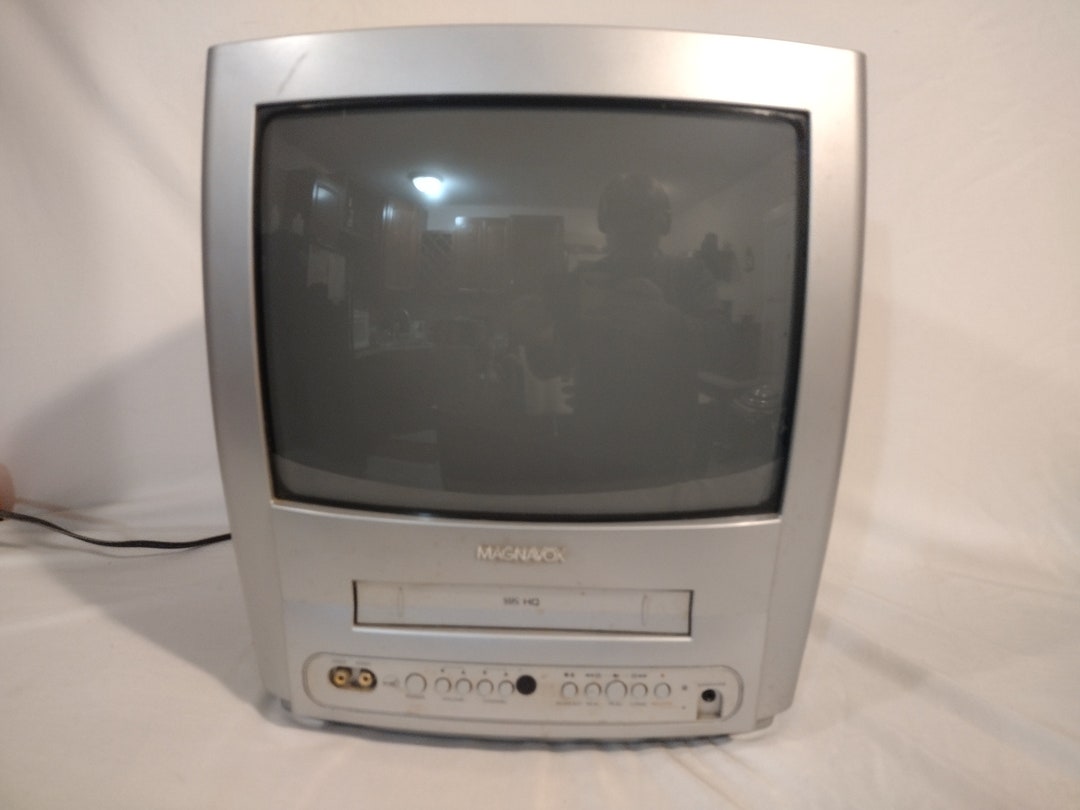 Vintage Magnavox MC132DMG01 13 Inch TV VCR Combo No Remote VCR No Work