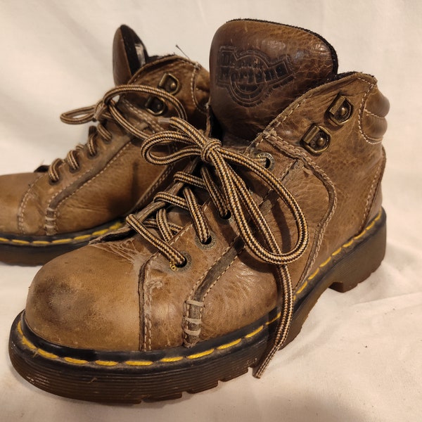Dr  Martens 8A54 Brown Leather Oxford Hiking Shoes England Lace-Up Sz UK 6 US 7