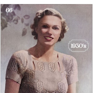 Könnte beinhalten: Ein Vintage-Strickmuster aus den 1930er Jahren für einen zarten, durchbrochenen, kurzärmeligen Pullover, der für einen Brustumfang von 86 bis 91 cm entworfen wurde. Das Muster zeichnet sich durch ein spitzendes Design mit einem gewellten Ausschnitt und durchbrochenen Details aus.